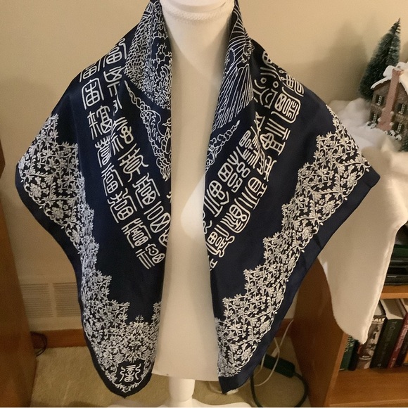 Chinese ChunHua Style Navy White Print 40” Square Scarf - Picture 2 of 11